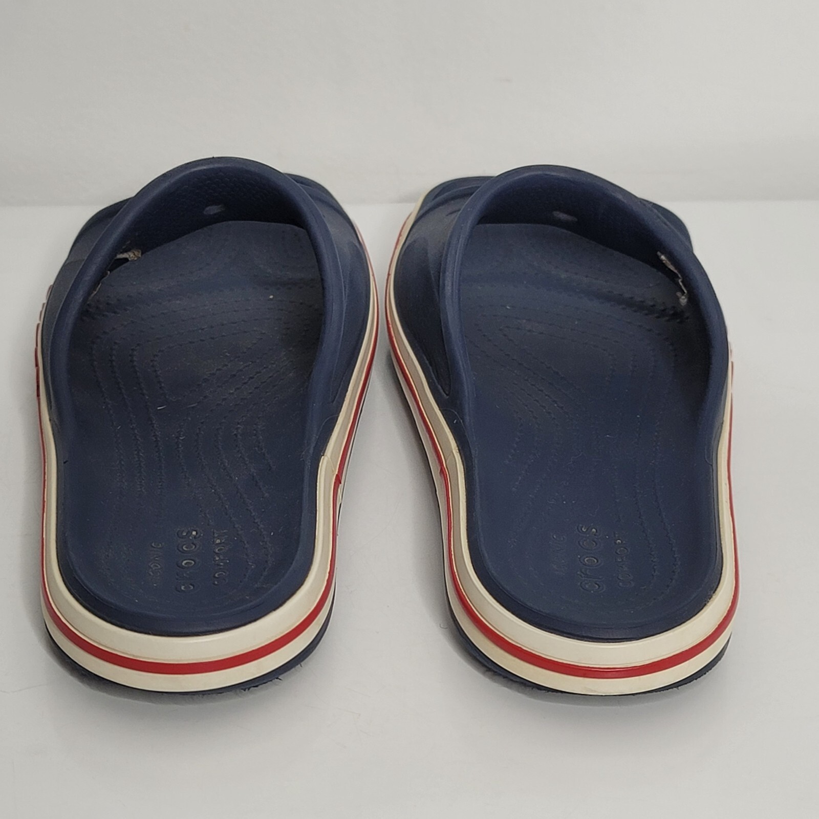 CROCS Bayaband Slide Unisex Sandals Mens 7 / Womens 9 Navy Blue Red Stripe