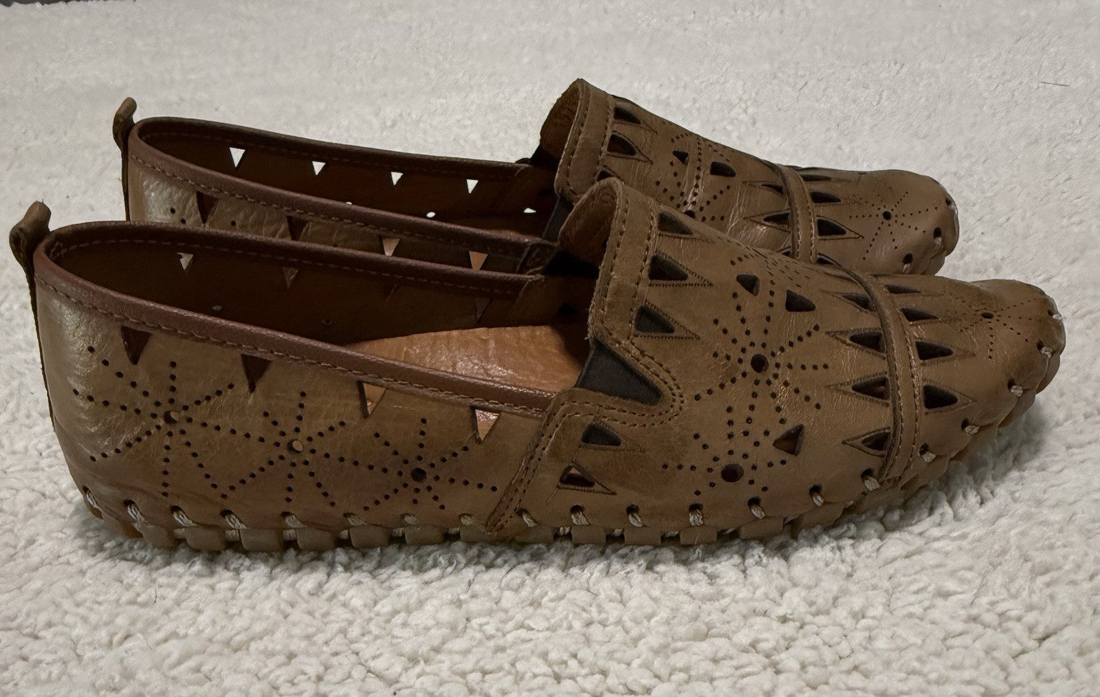 Spring Step Fusaro Women’s Slip On Shoe Geometric Laser Cut Outs Leather Upper 9