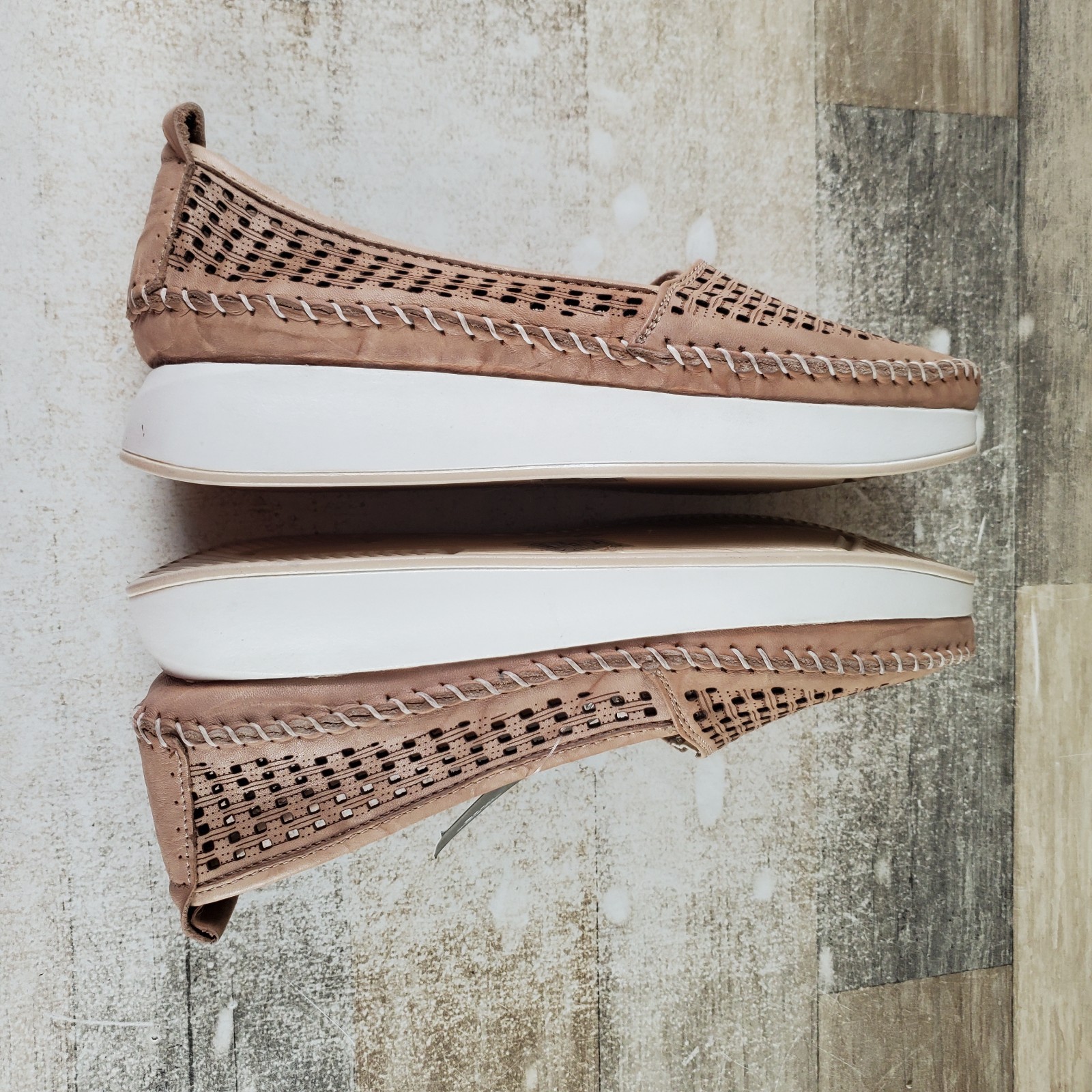 Spring Step Emerson Womens Shoes Sz 8.5 Beige Stretch Leather Laser Cut Slip On