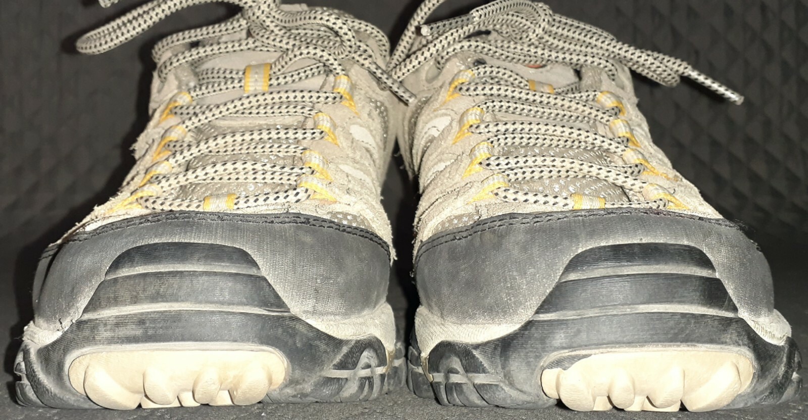 Merrell Women’s Moab 2 Ventilator Hiking Shoes Tan Size US 7, UK 4.5, EUR 37.5