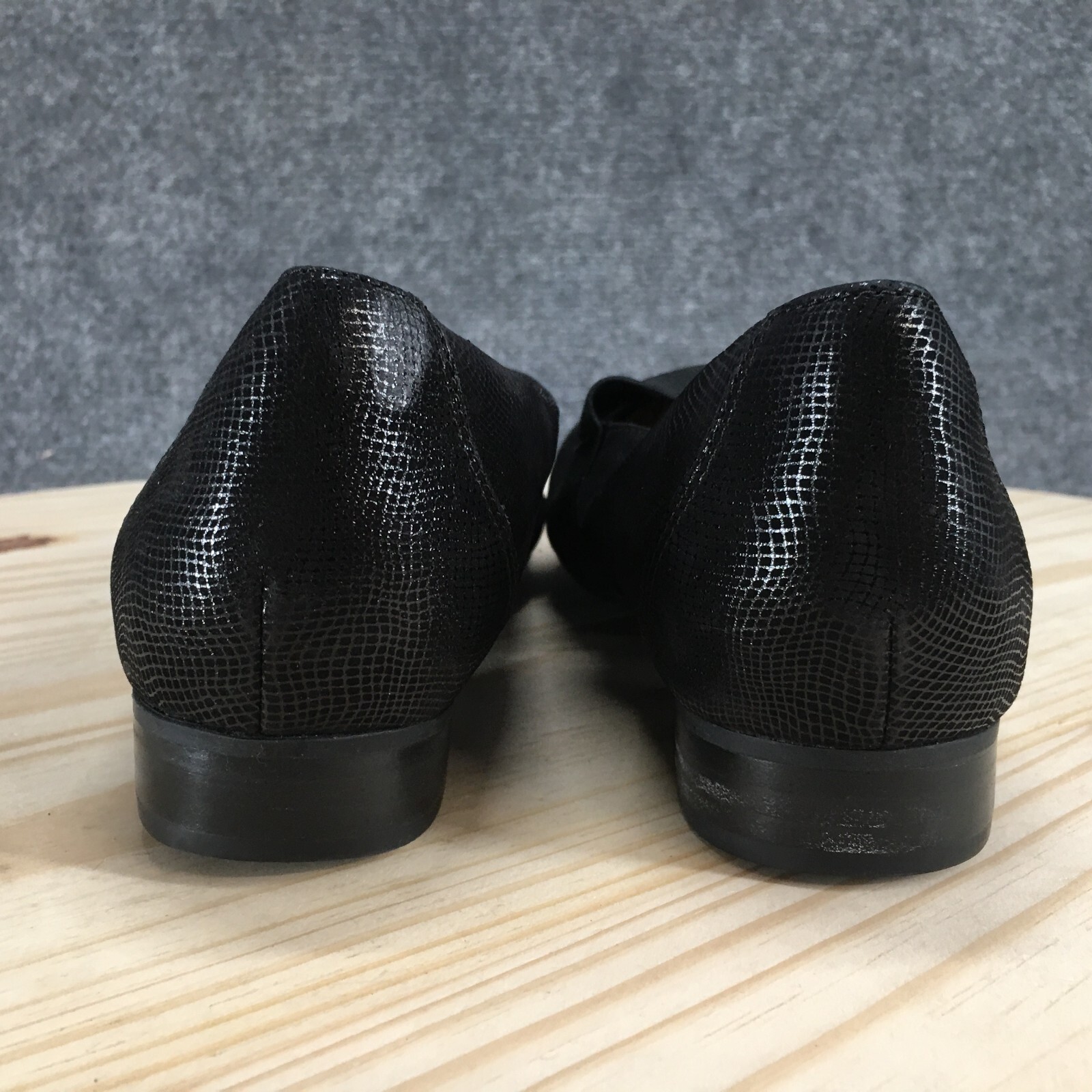 Unstructured by Clarks Shoes Womens 8.5 M Slip On Black Almond Toe Casual