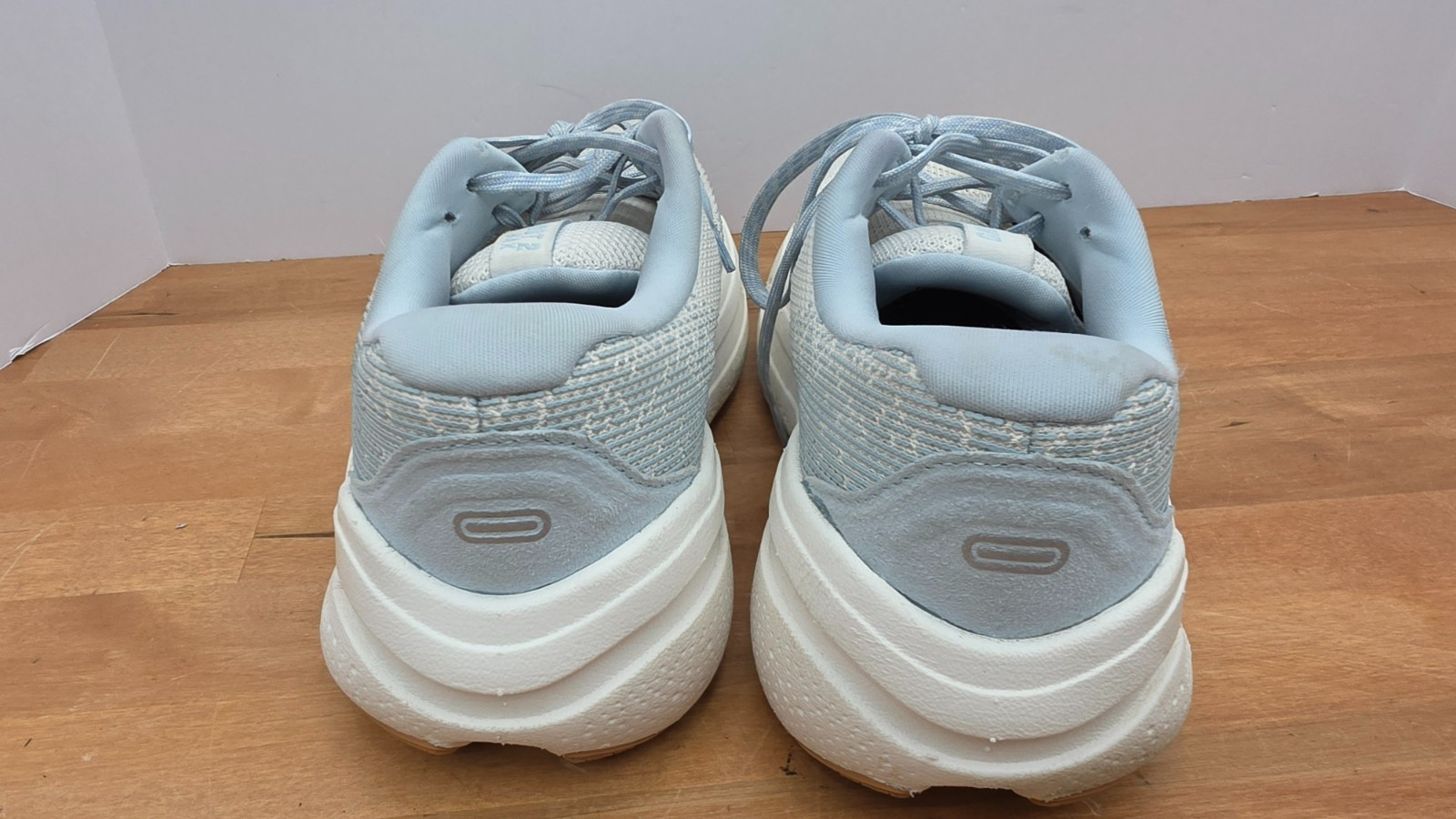 Brooks Shoes White Mesh Ghost Max Running Athletic Sneakers Sz 8