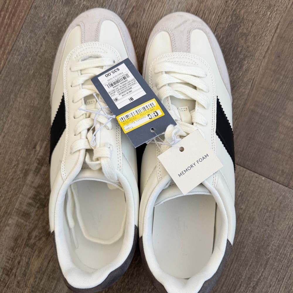 Women’s Spencer Fashion Sneakers with Memory Foam Insole – Universal Thread™ 9.5