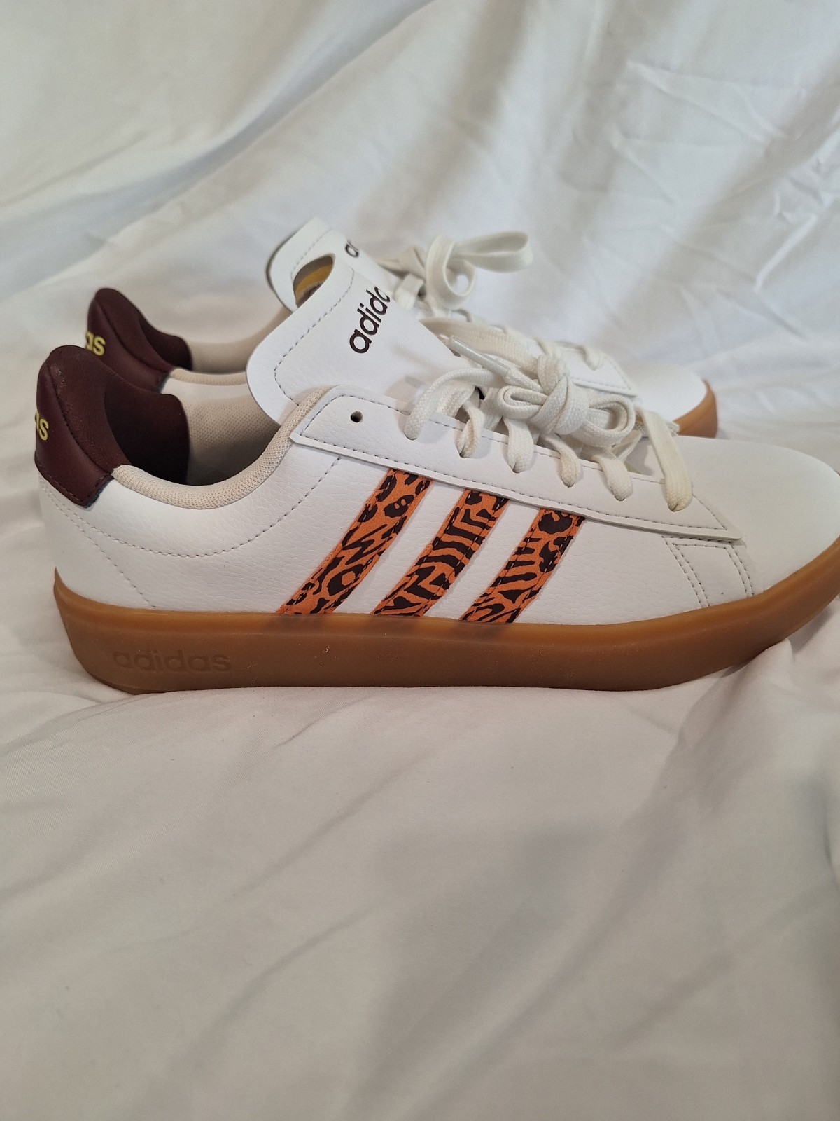 Adidas Grand Court Leopard Print Womens US Size 8 New With W/O tags Damaged Box