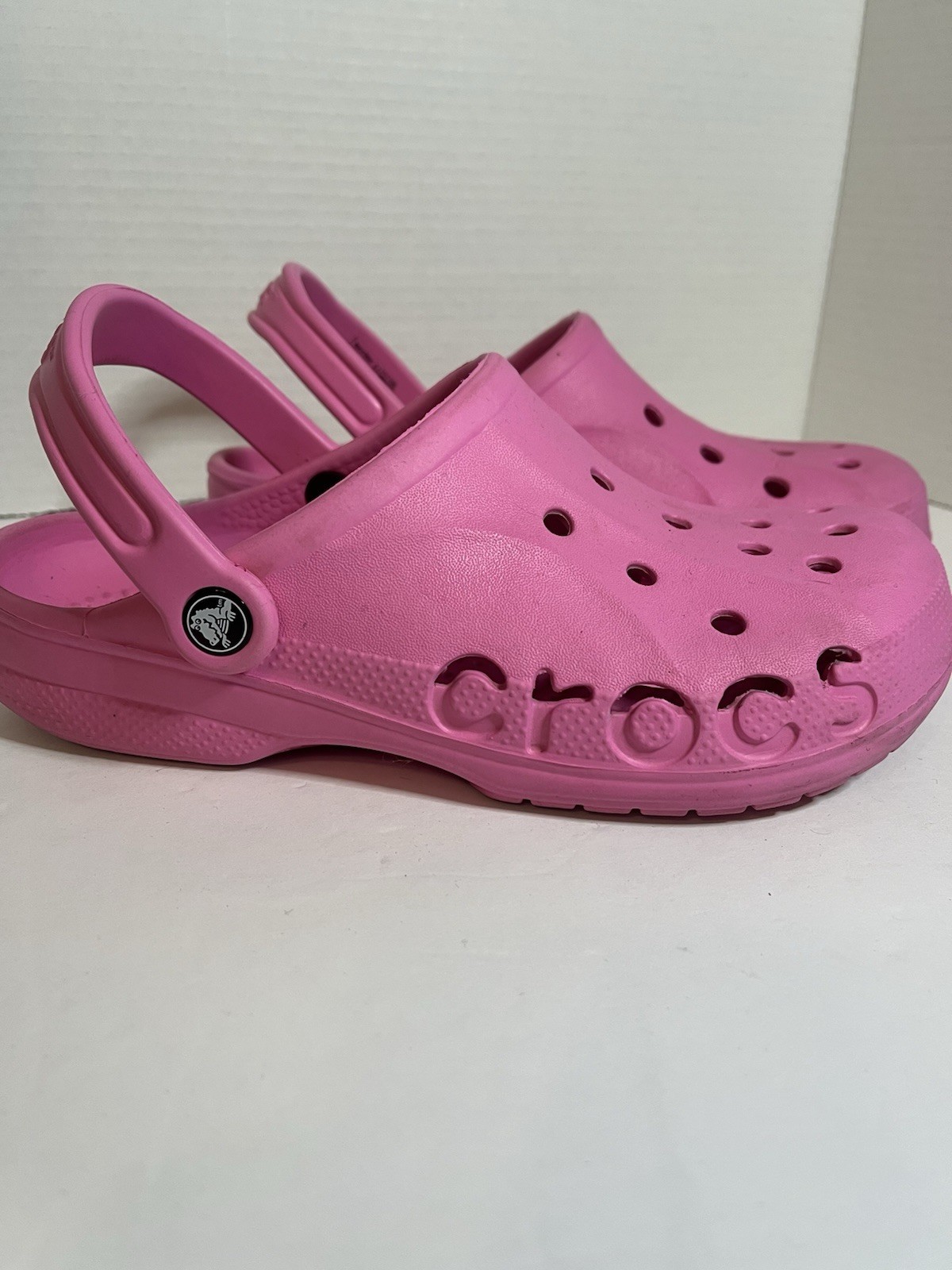 Crocs Baya Clogs Electric Pink Unisex M7 W9 Slip On Shoes EUC