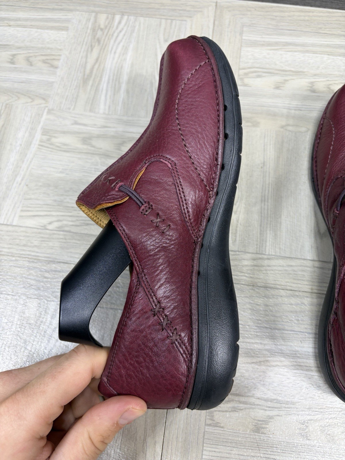 Clark’s Unstructured Un Loop Red Leather Slip On In Dress Shoe Red Women 8 M