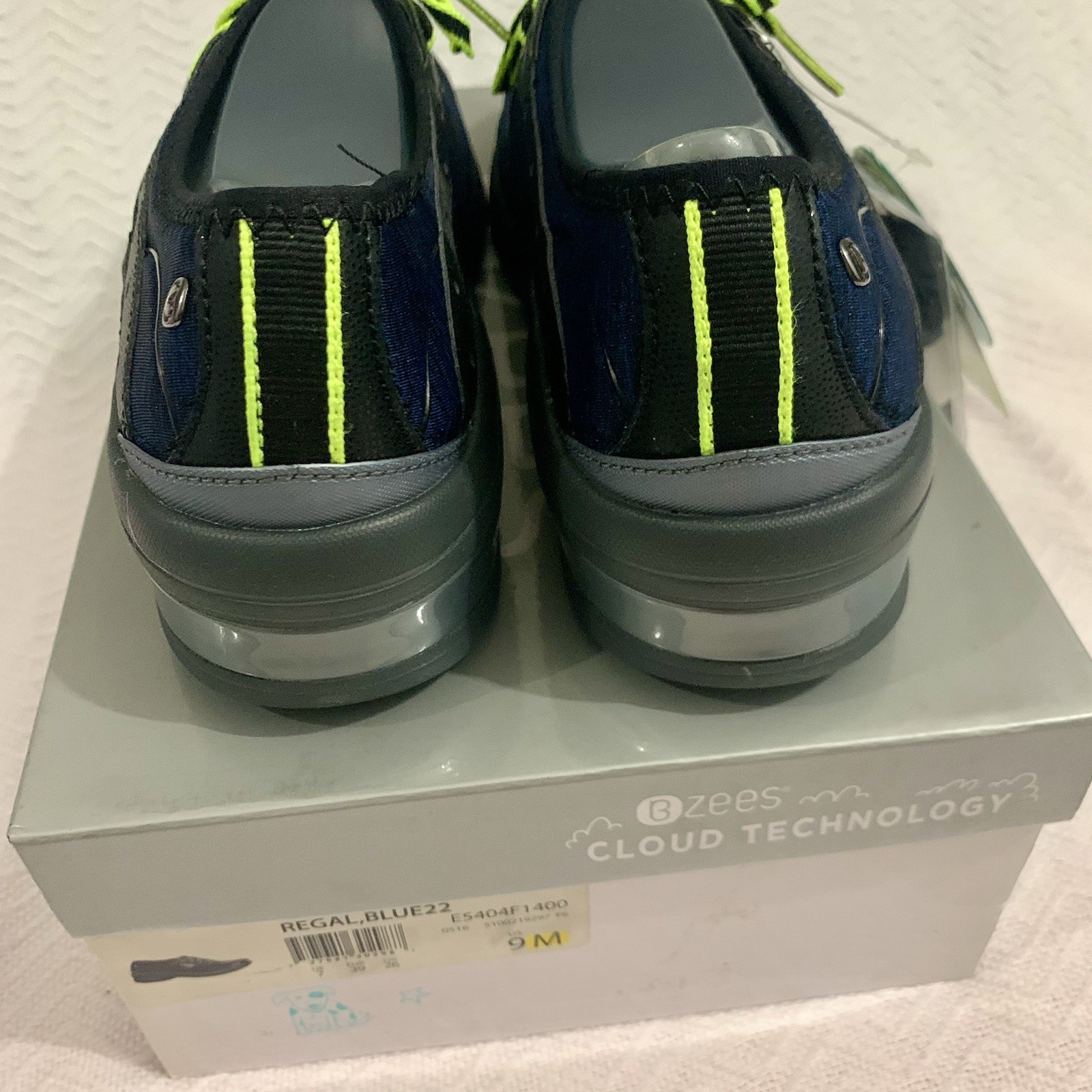 Bzees Regal Womens Comfort Shoes Size 9M Blue 22 Navy Slip On Washable New Box