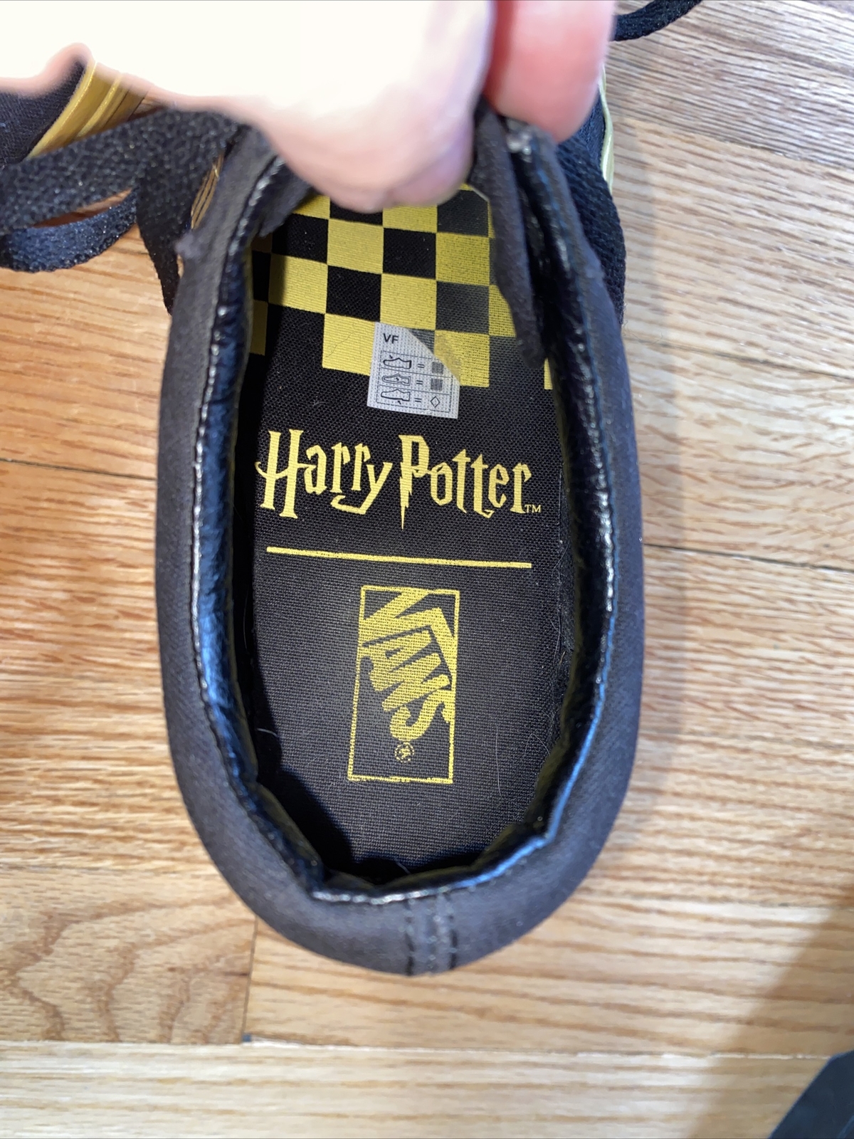 VANS HARRY POTTER GOLDEN SNITCH SNEAKERS WOMENS 8 MENS 6.5 NICE PRE-OWNED COND!