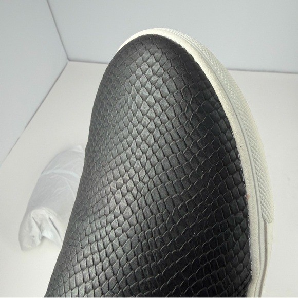 Dr. Scholls Nova Slip On Sneakers Black Snake Print Faux Leather Size 7M