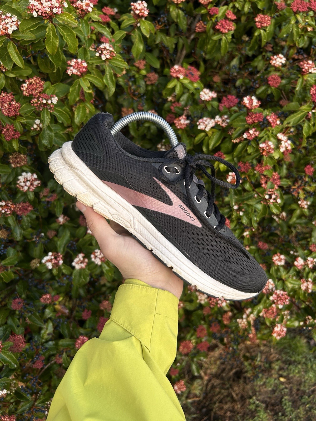 Size 9 Women’s Brooks Transmit 3 Road Running Shoes Black Pink White