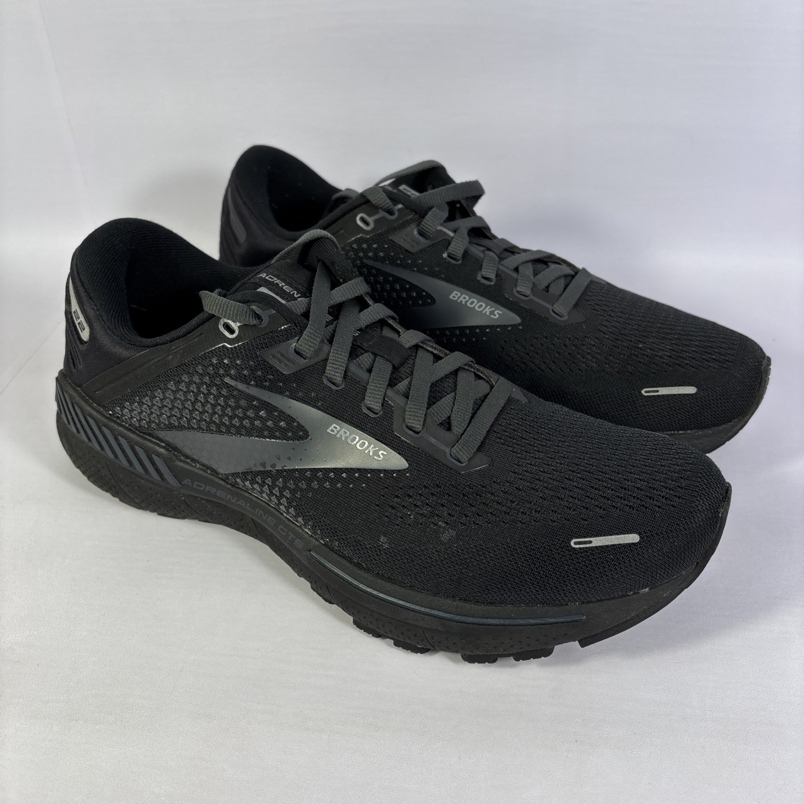 Brooks Adrenaline GTS 22 Women’s Size 11 Wide D Black Running Shoes