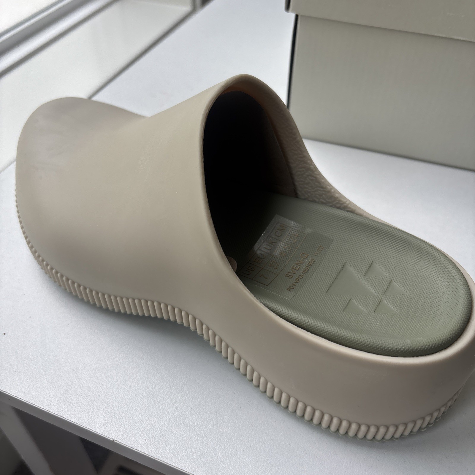 Cougar Sven-Q Sand Women’s 7 Molded TPE Water-Friendly Clog Shoes SVEN-Q New