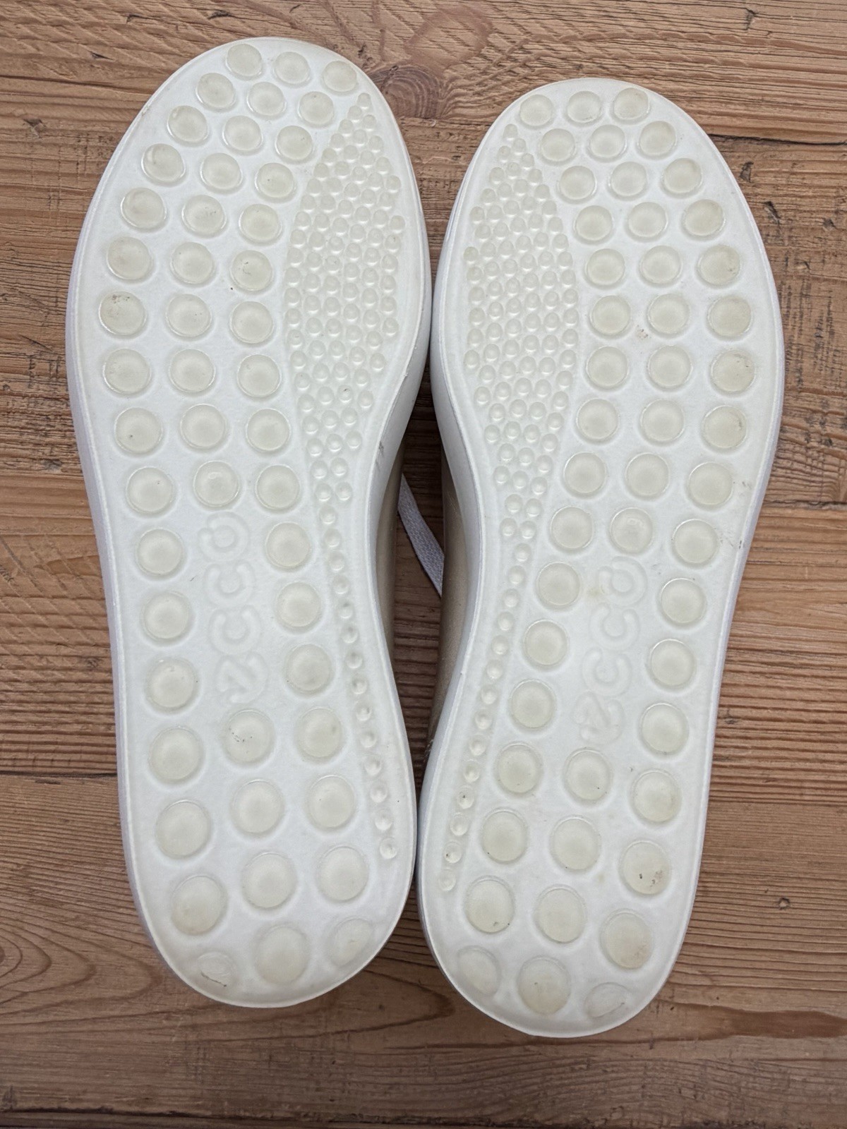 Ecco Soft 7 metallic gold