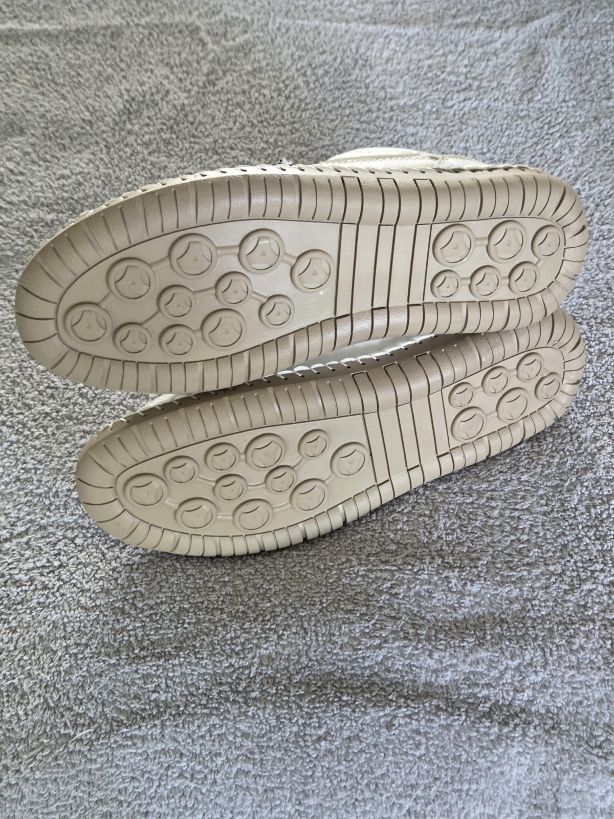 Sport Slip On White Sneakers EU 39 US 8.5 Womens White & Beige
