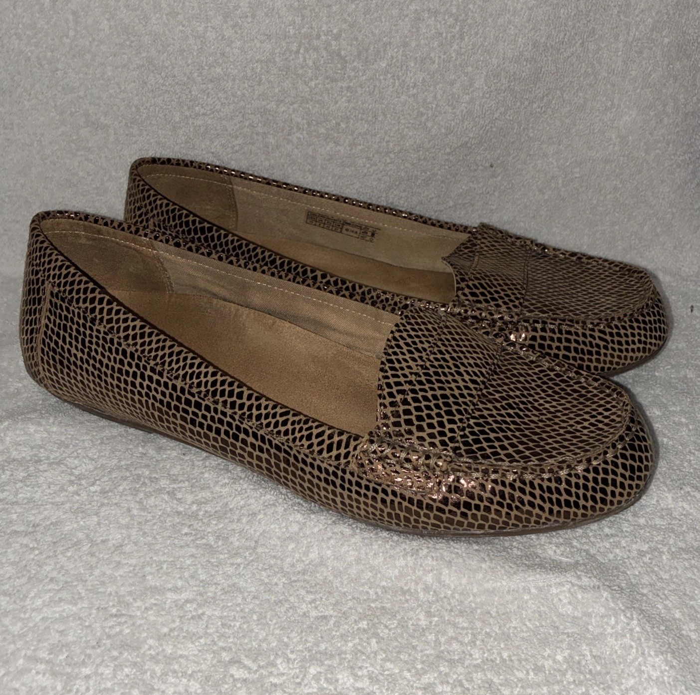 Vionic Chill Larrun Brown Metallic Snake Print Leather Flat Slip On Loafer Sz 10