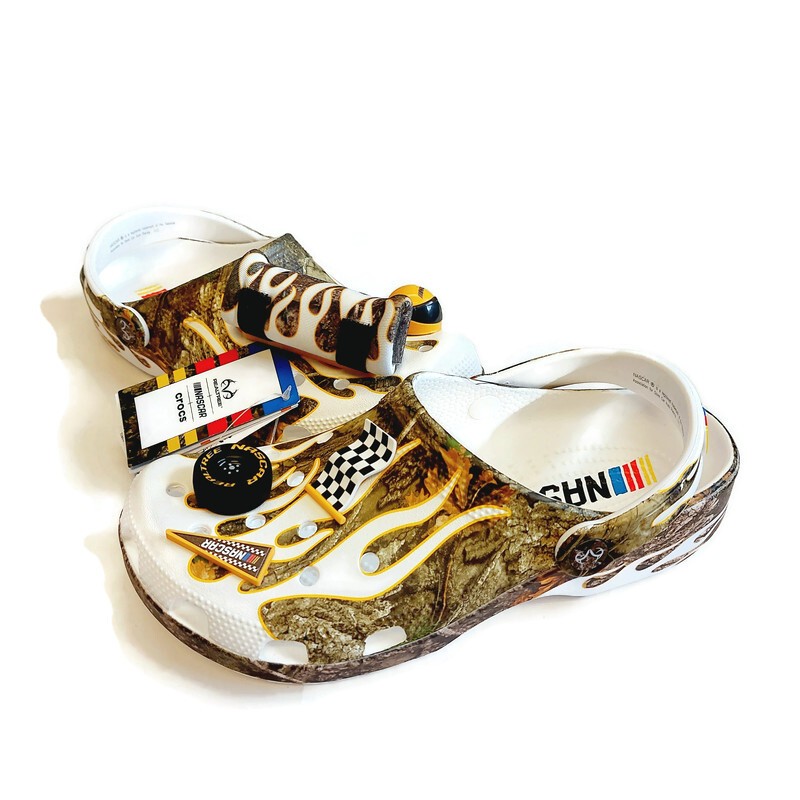 CROCS NASCAR x Realtree Clogs Mens 7 Womens 9 Camo Slip On Classic Shoes Sport