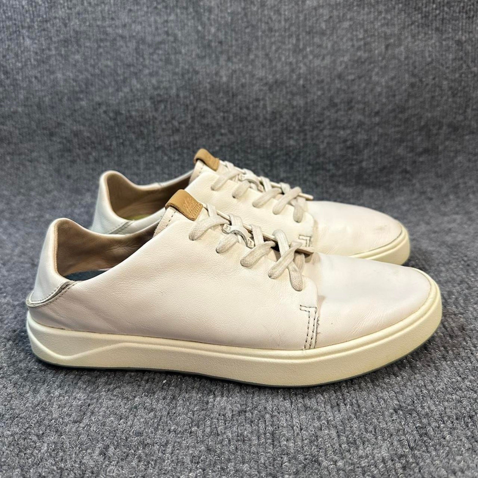 OluKai Women’s Wailea Leather Golf Shoes Spikeless Convertible Mule Sneakers 7.5