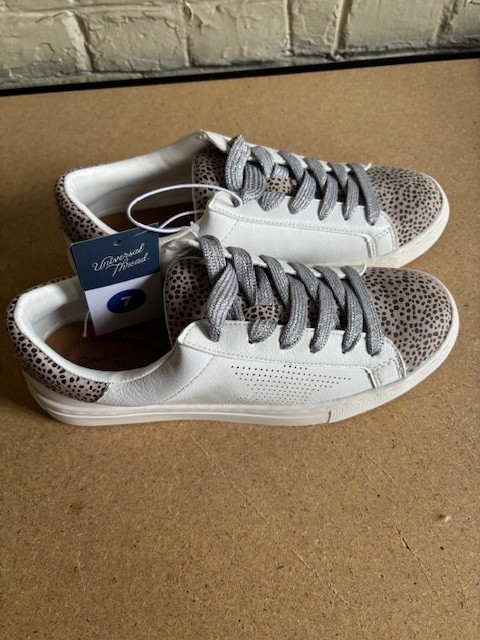 Universal Thread Women’s Cadey Memory Foam Sneaker White/Animal Print US Size 7