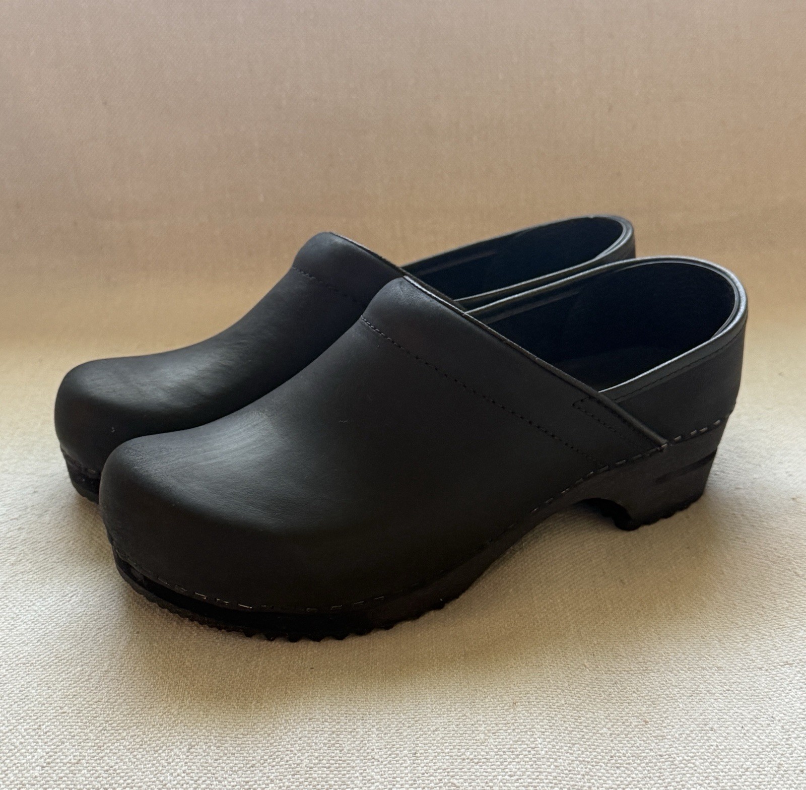 NEW Sanita Oiled Black Leather Original Professional Clogs Women’s 39 US 8-8.5
