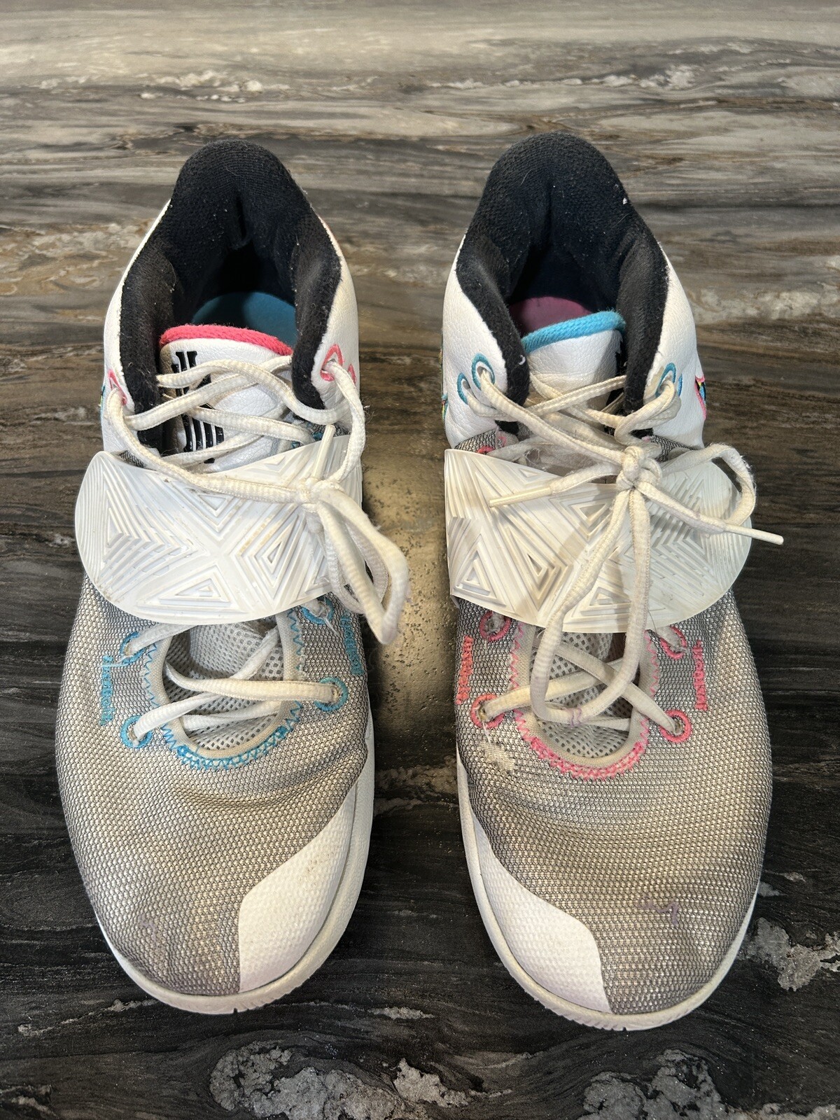 Nike Womens Kyrie Flytrap 3 South Beach Size 12 Basketball Sports Athletic