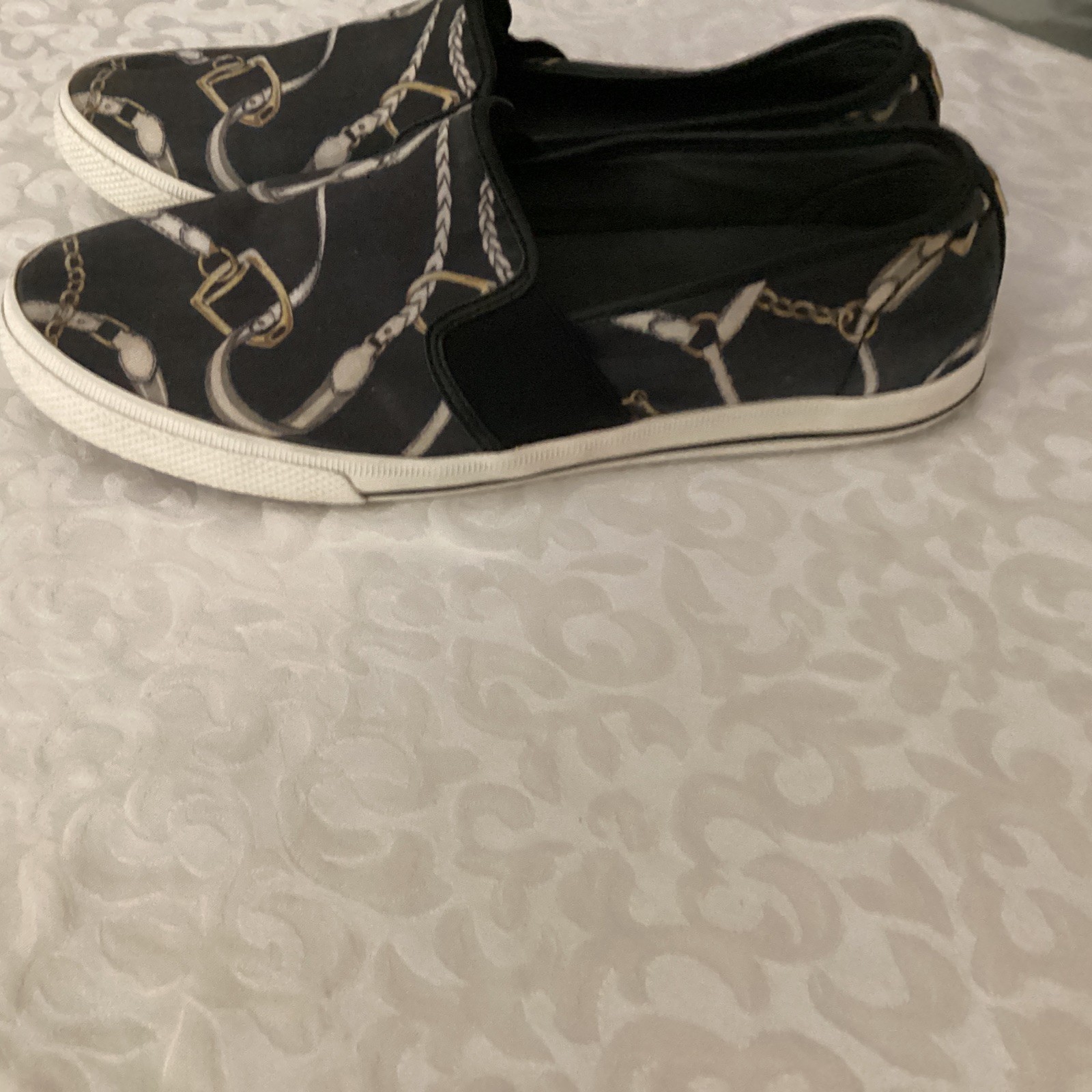 RALPH LAUREN JINNY SNEAKERS BLACK W/ EQUESTRIAN PATTERN SIZE 10 GOOD CONDITION