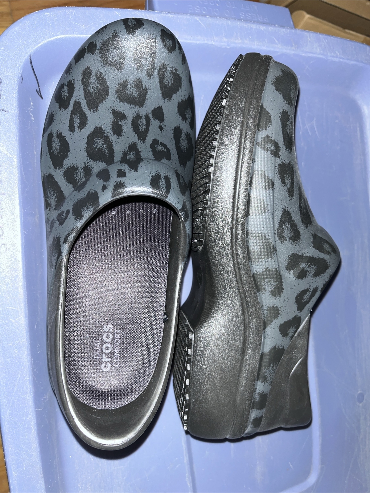 Crocs Felicity Graphic Leopard Print Clog Black & Gray Womens size 8 NEW