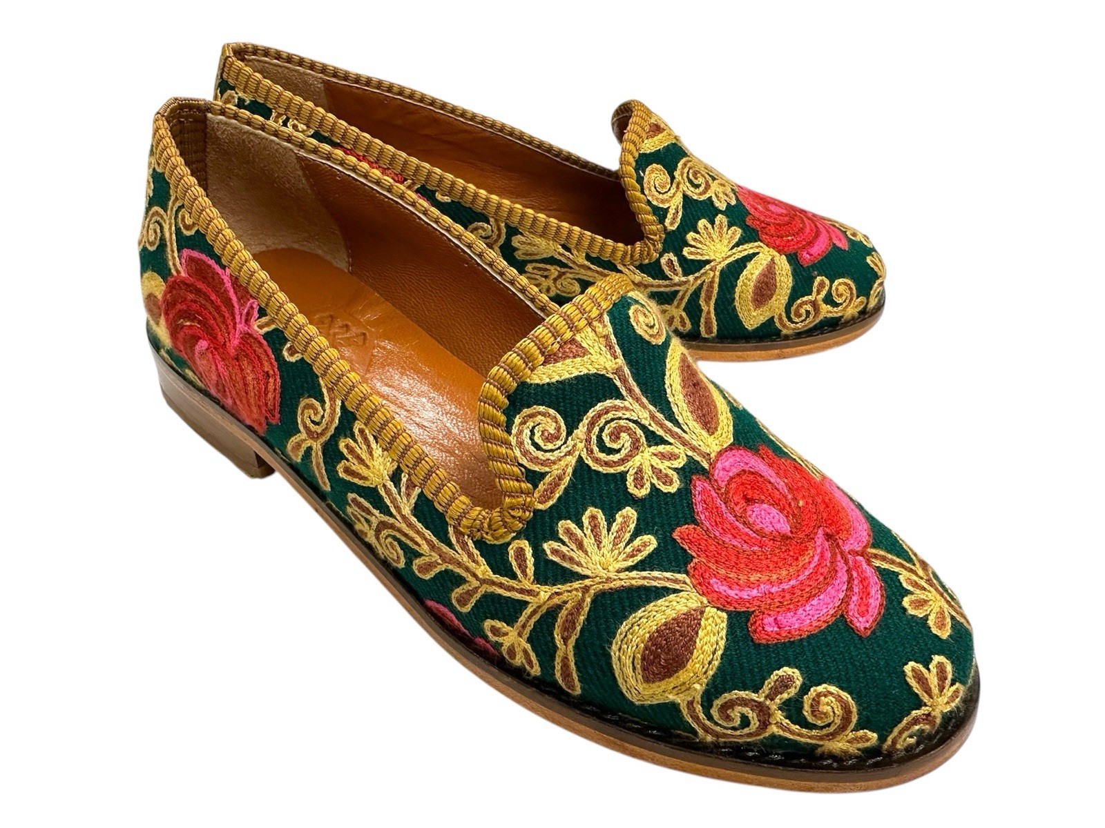 Embroidered Shoes US-8 (EU-38) (sole-hard leather. lining-leather) for Women