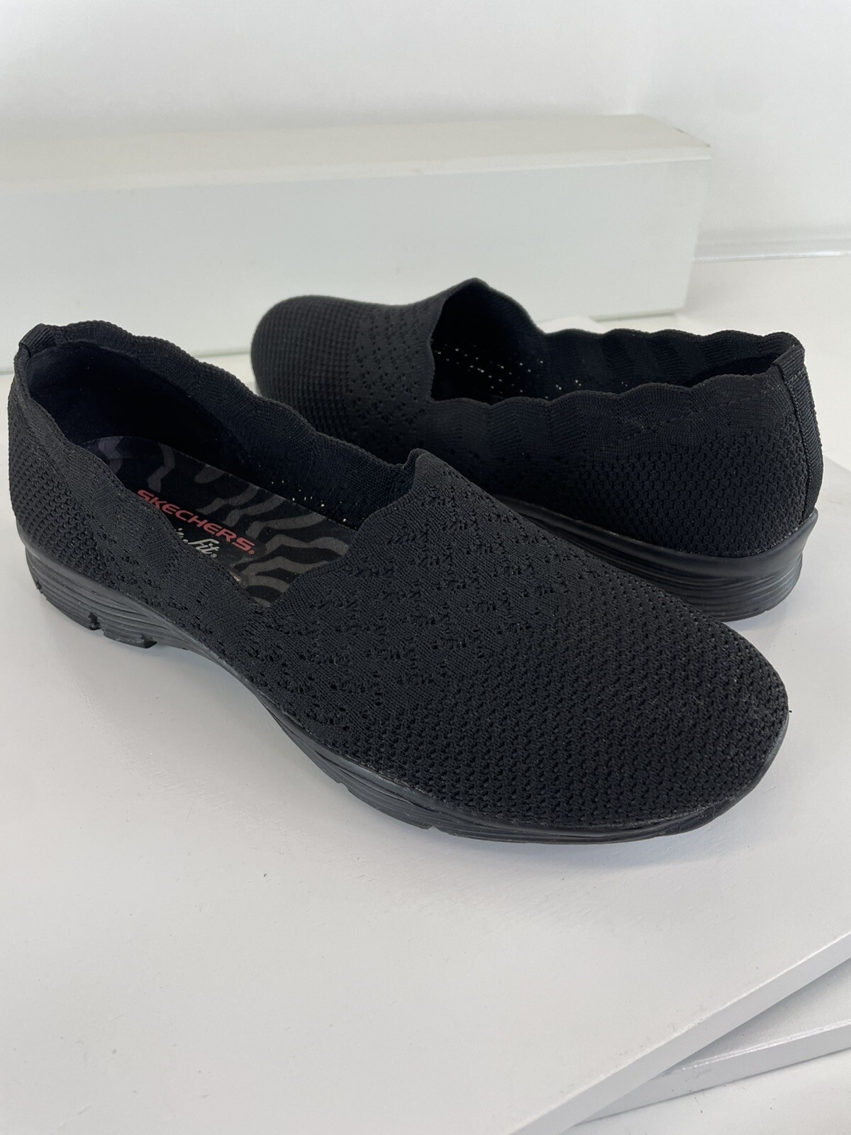 Skechers Womens Sz 8.5 Black Mesh Classic Fit Air Cooled Slip On Shoes SN49481