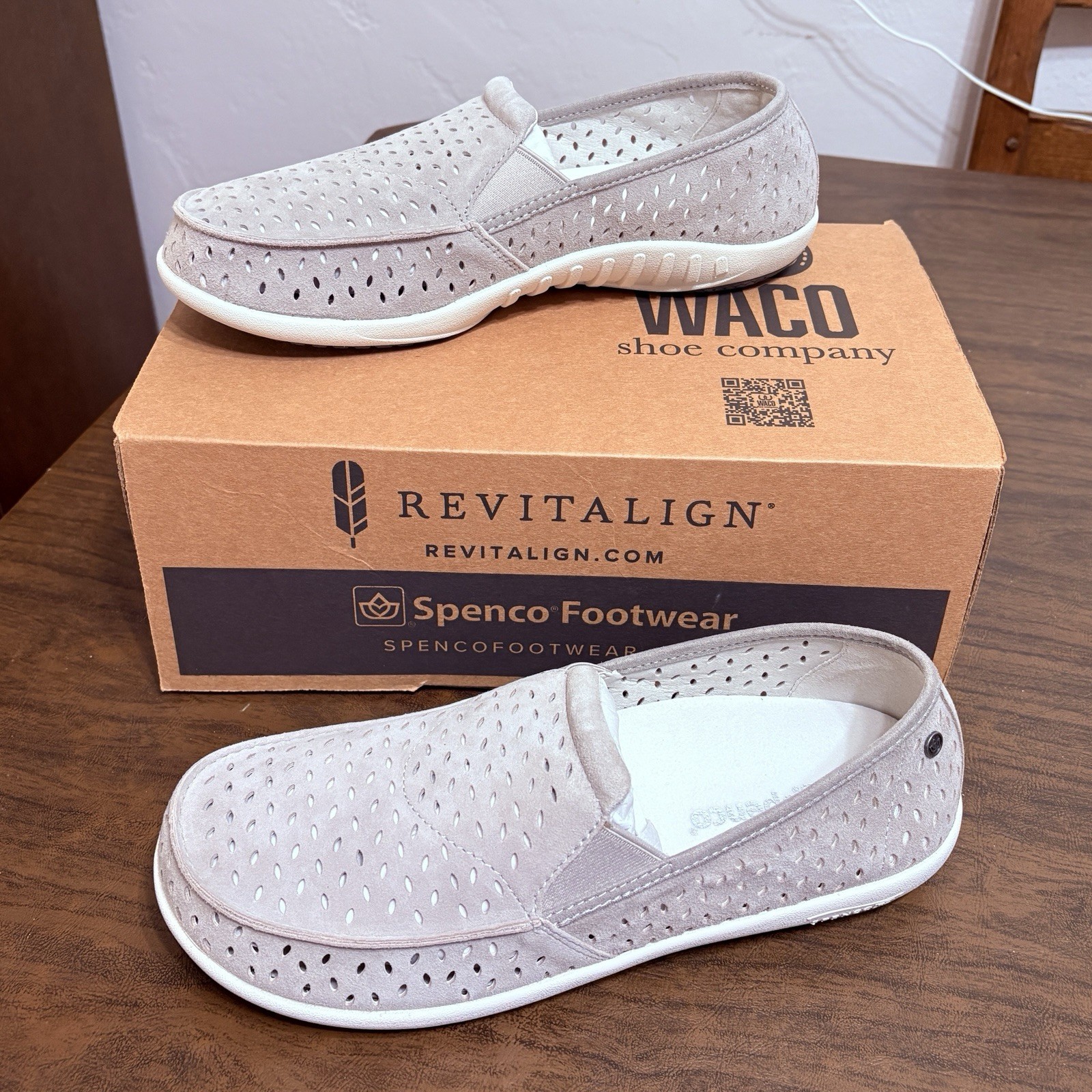 New in Box Sz 10 Spenco Womens Equinox Orthotic Suede Slip-On Dove Grey NIB