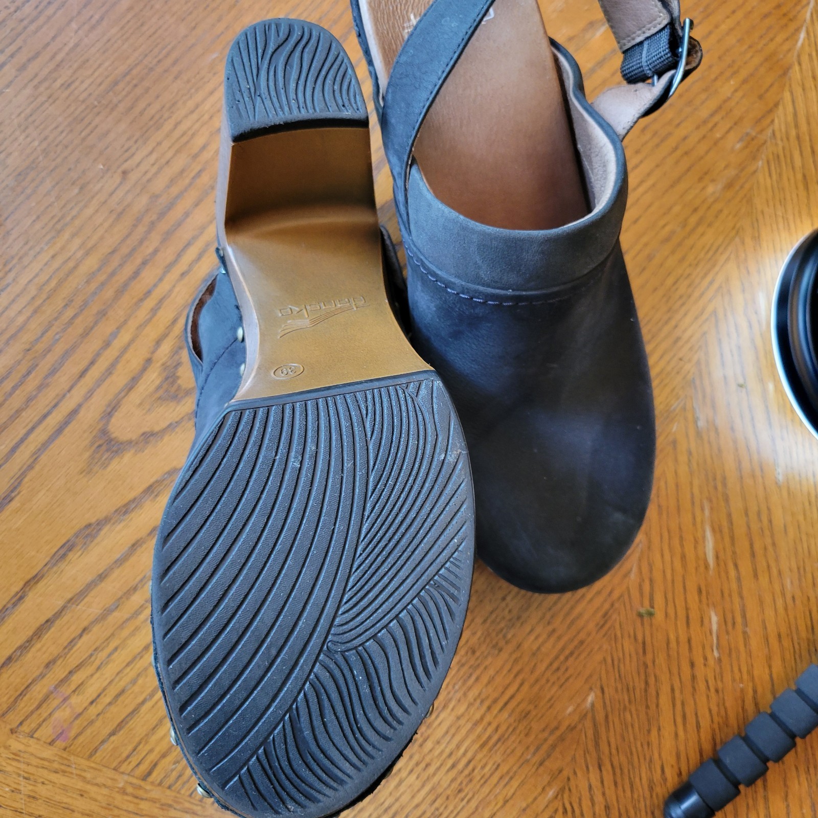 Dansko Delle Suede Slingback Platform Clogs Black Studded 38 8.5-9