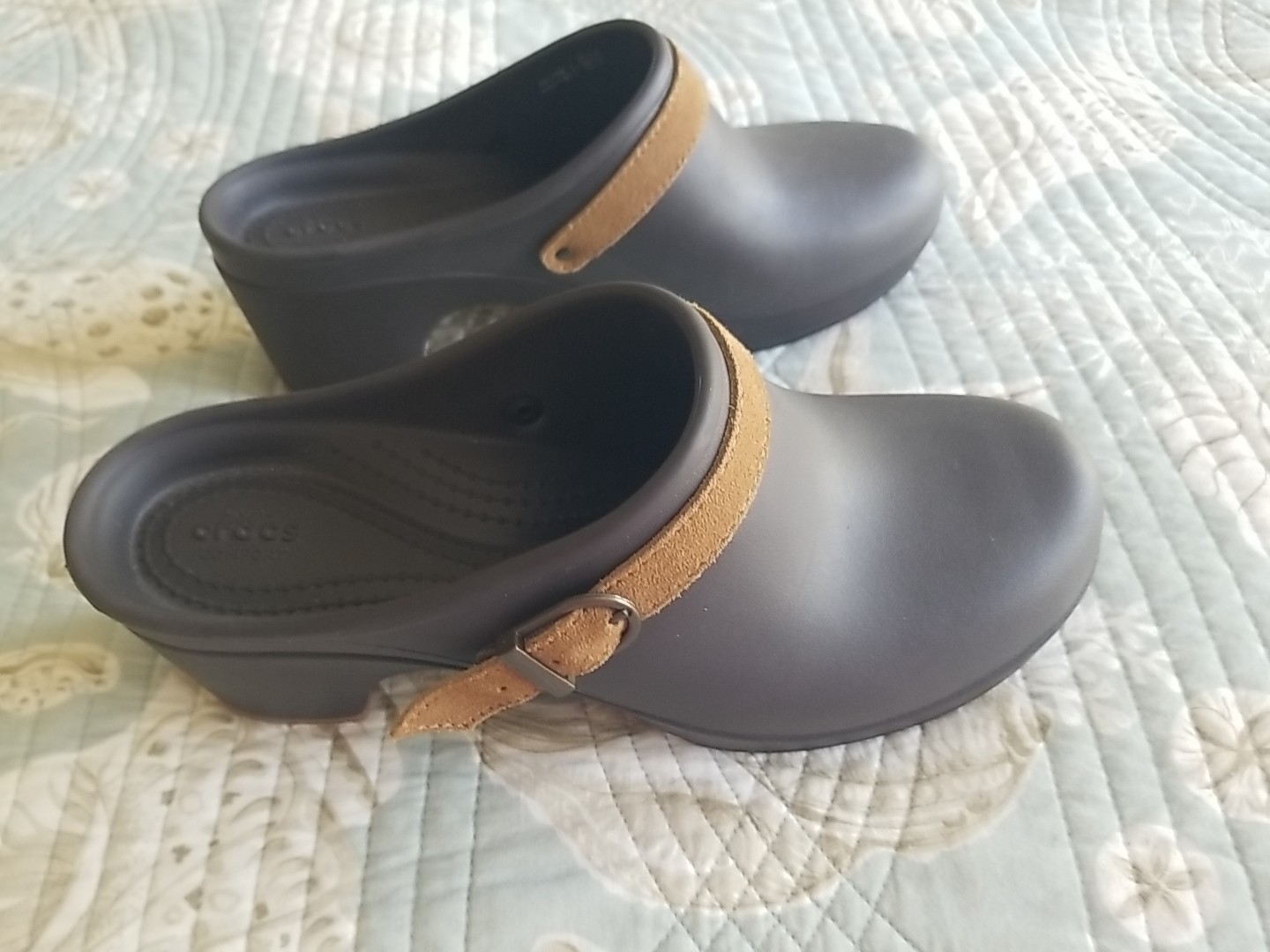 Crocs Shoes Clogs Womens Sz 8 Espresso Brown Buckle Strap Block Heel Mules