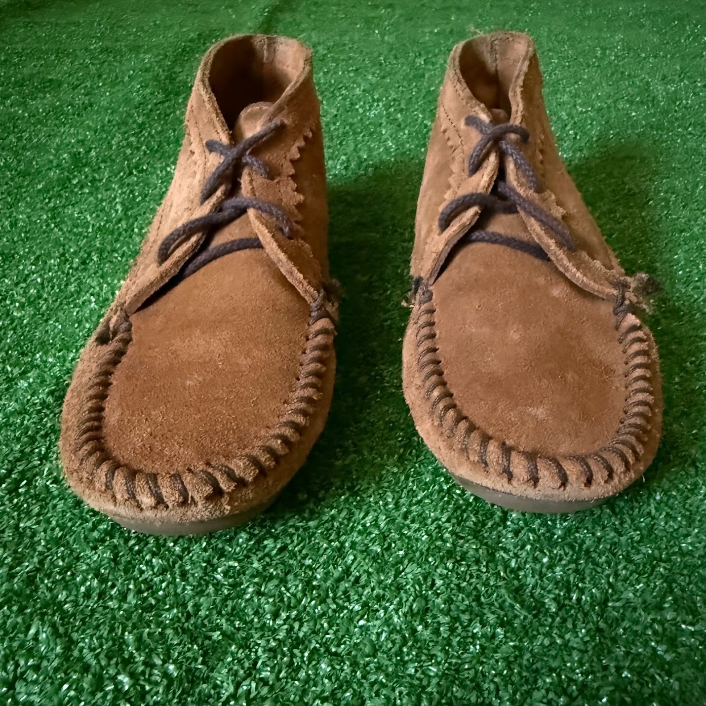 Minnetonka Brown Suede Ankle Boot Moccasins Lace Up Stitch Detail Shoes Size 8