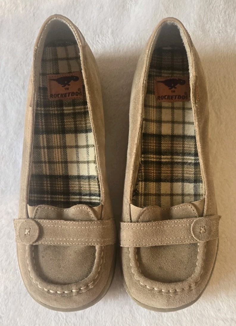 Rocket Dog Suede Slip On Shoes Womens Size 10 Tan Slip On Button Cute Brown C218