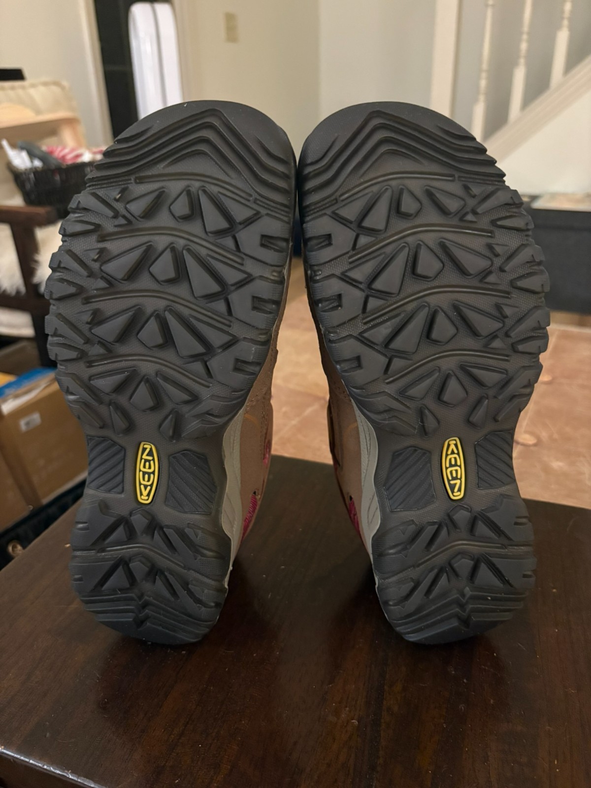 New KEEN Targhee IV Waterproof Hiking Shoes-Women’s Size 8.5 (EU 39)