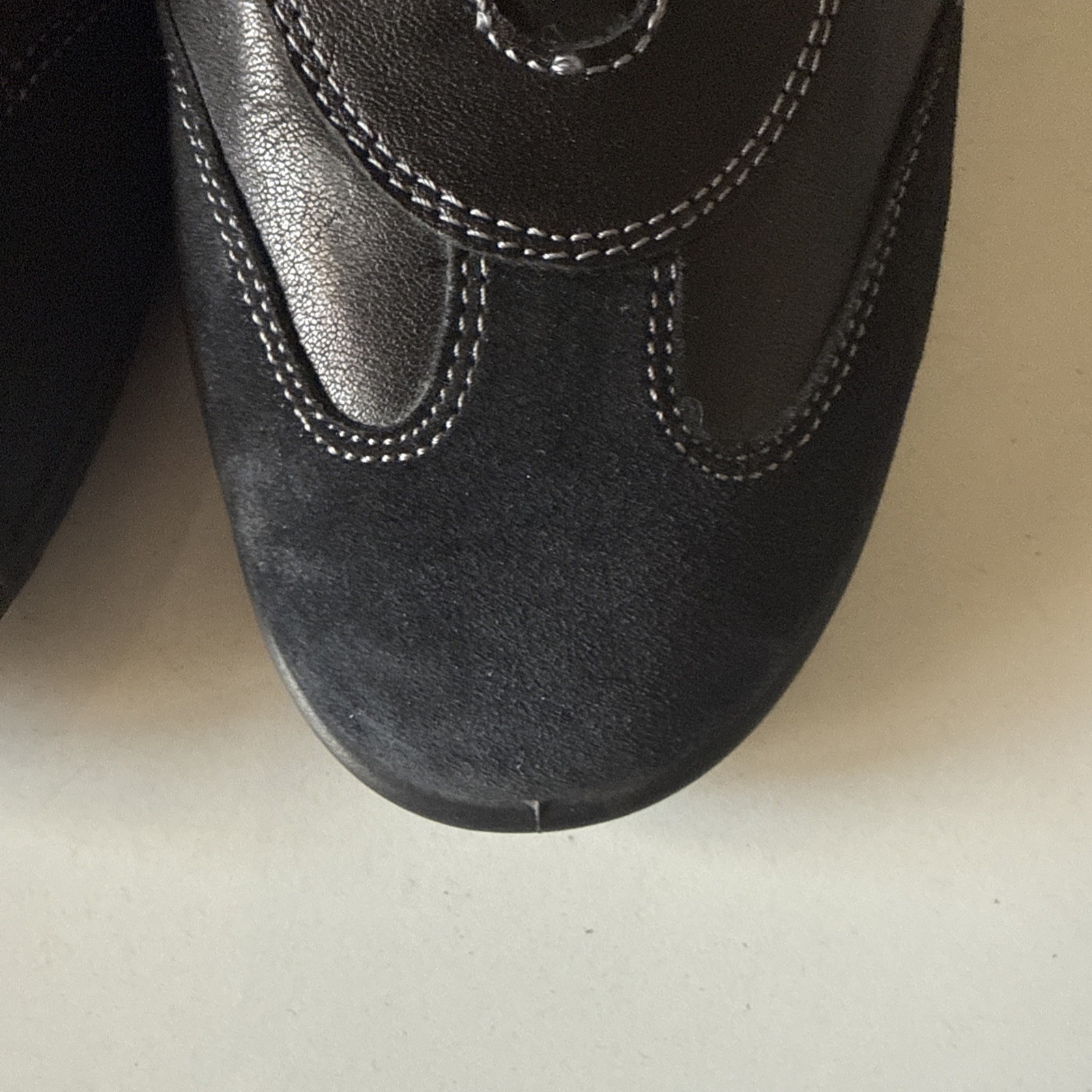 ECCO mens Comfort Black Leather Hook & Loop Straps Sneaker Size 9 US