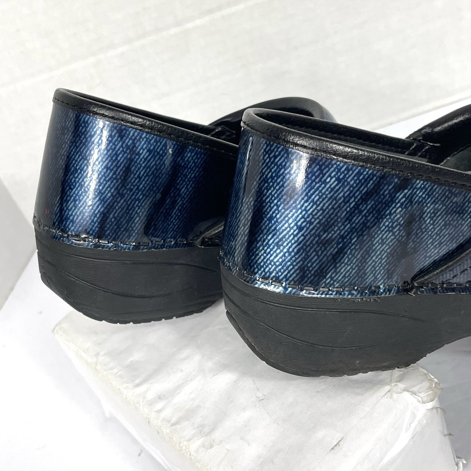 Dansko XP 2.0 Clog Womens 39 US 8.5 – 9 Blue Denim Patent Leather Nursing Shoes