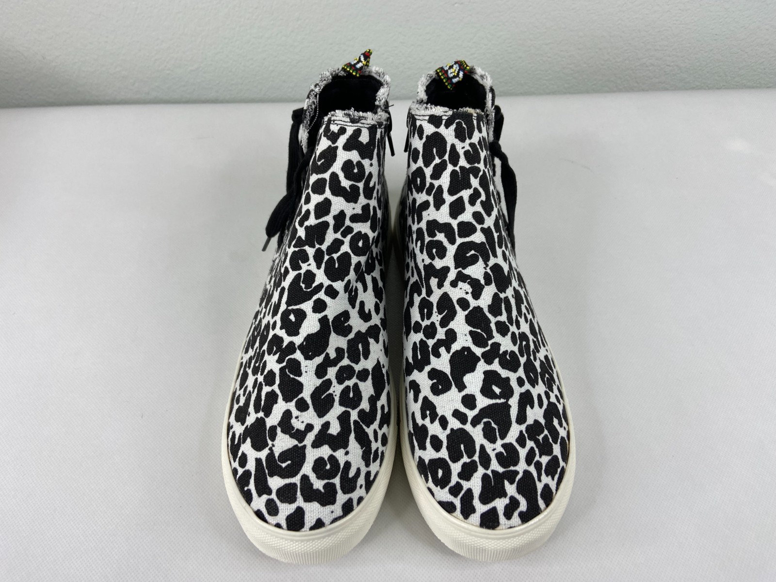 Very G Trinn Bootie Shoe White & Black Leopard Print Zip Lace Casual Sneaker