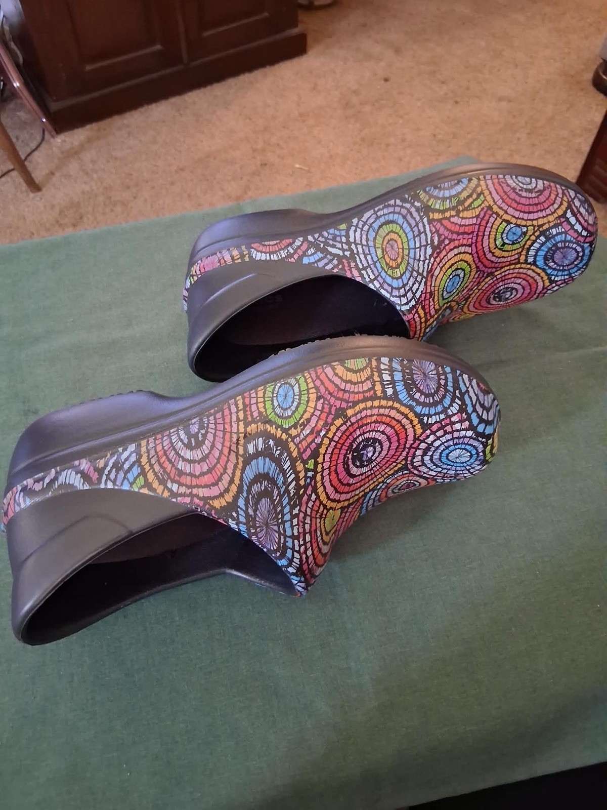 CROCS Neria Pro II Graphic Print Slip Resistant Slip-On Work Nurse Clogs