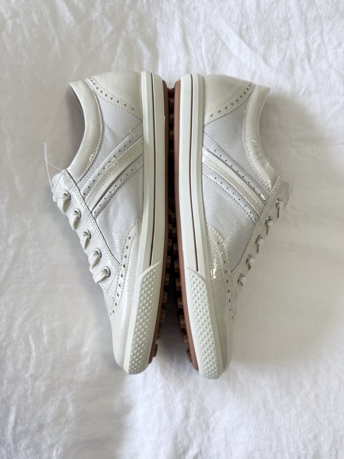 Ecco | Women’s 42 (US 11- 11.5) | Opal Silver Wingtip Spikeless Golf Shoes | EUC