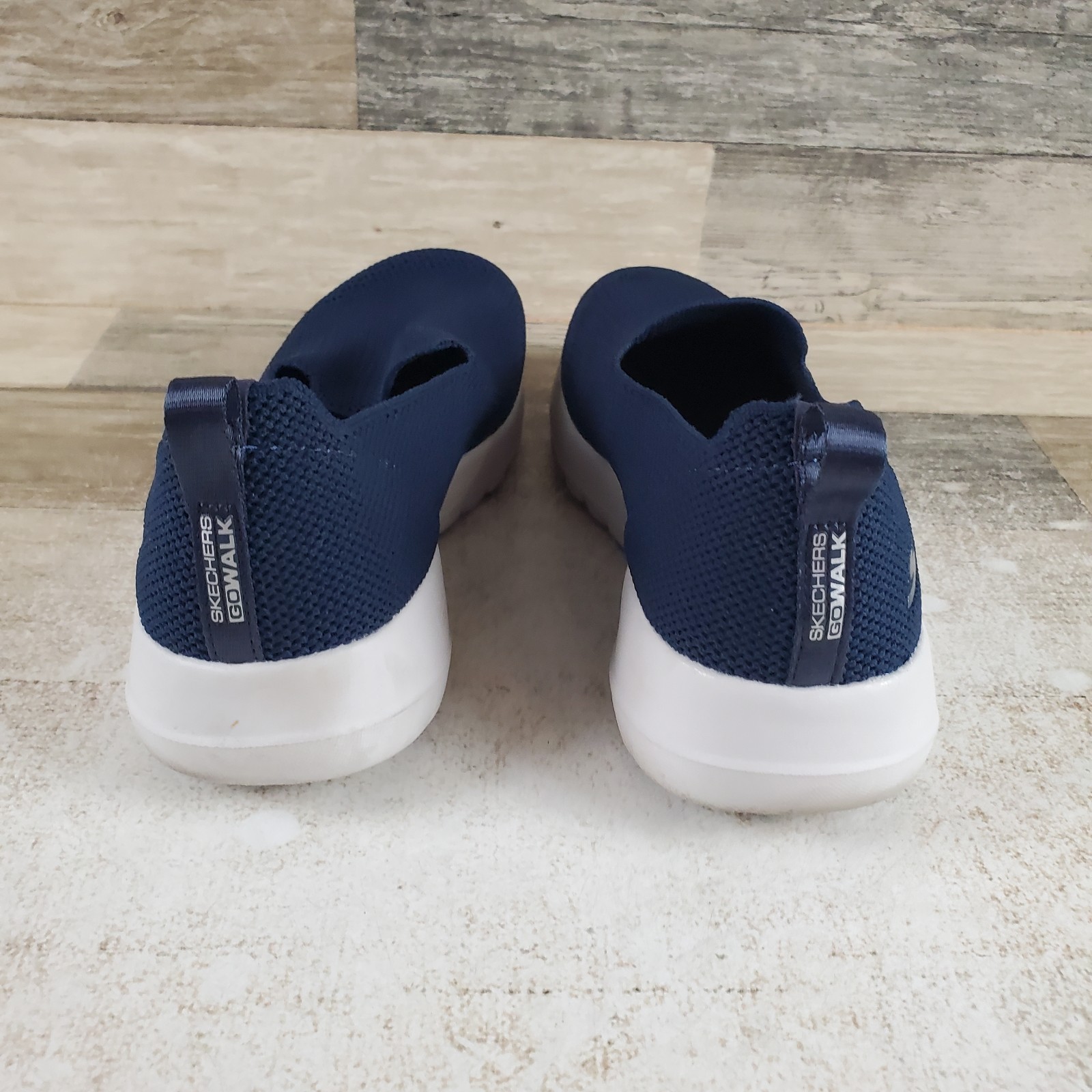 Skechers GO Walk Joy Womens Shoes Sz 7 Athletic Navy Blue White Lace-Up Sneakers