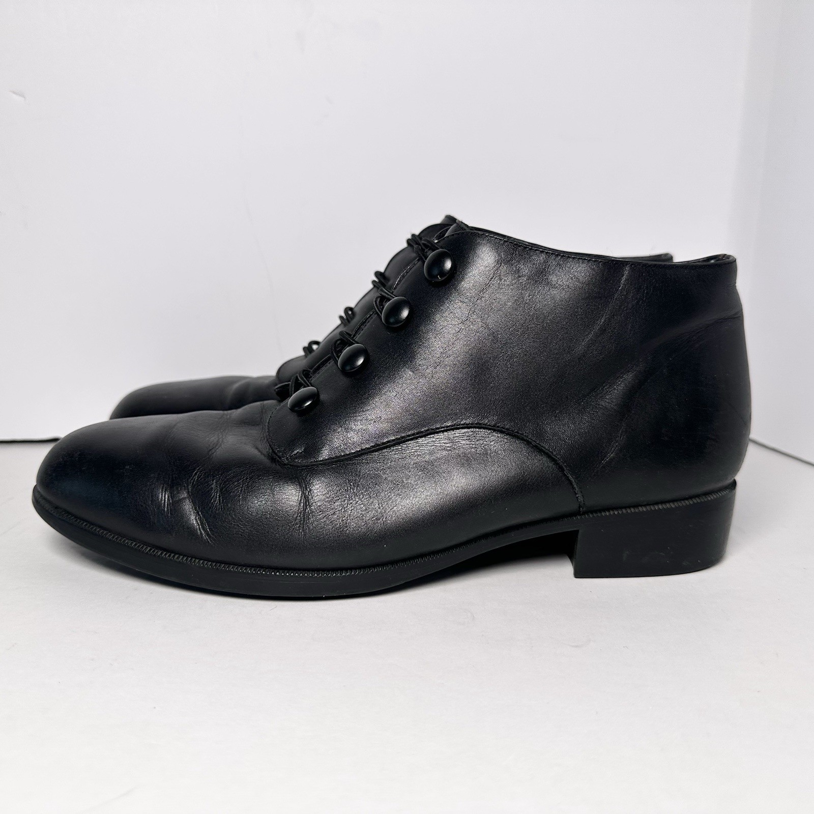 VTG Munro American Zurich Women’s Black Leather Ankle Boots-9-Button Up Witchy
