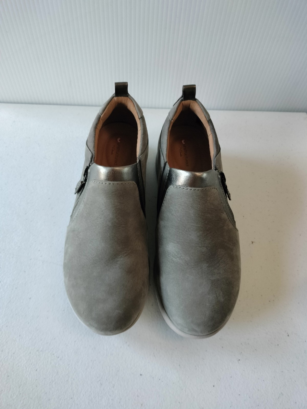 Clarks Unstructured Un Adorn Side Zip Slip On 7.5 Shoes Gray Pewter Travel