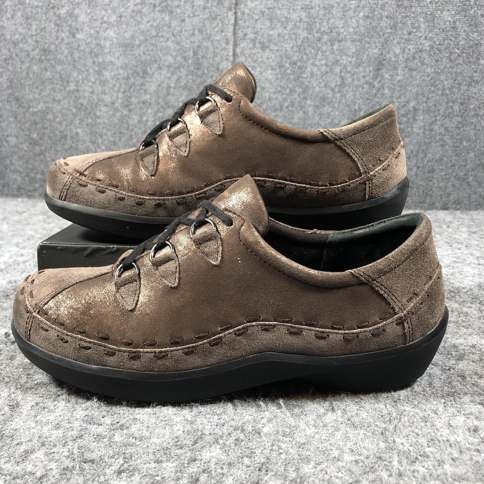Ziera Womens 10.5 Brown Suede Lace Up Comfort Walking Casual Sneakers