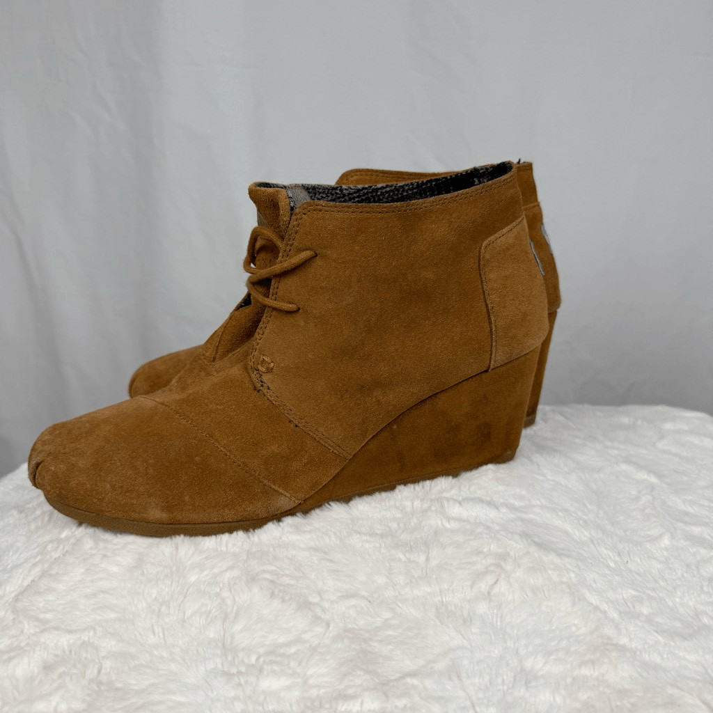 Tom’s Desert Suede Wedge Ankle Booties – Women’s 11