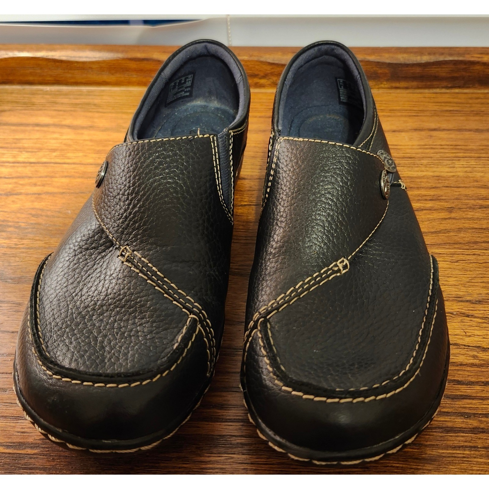 Clarks Collection Womens 8W Black Leather Slip On Loafers Button Detail 15260