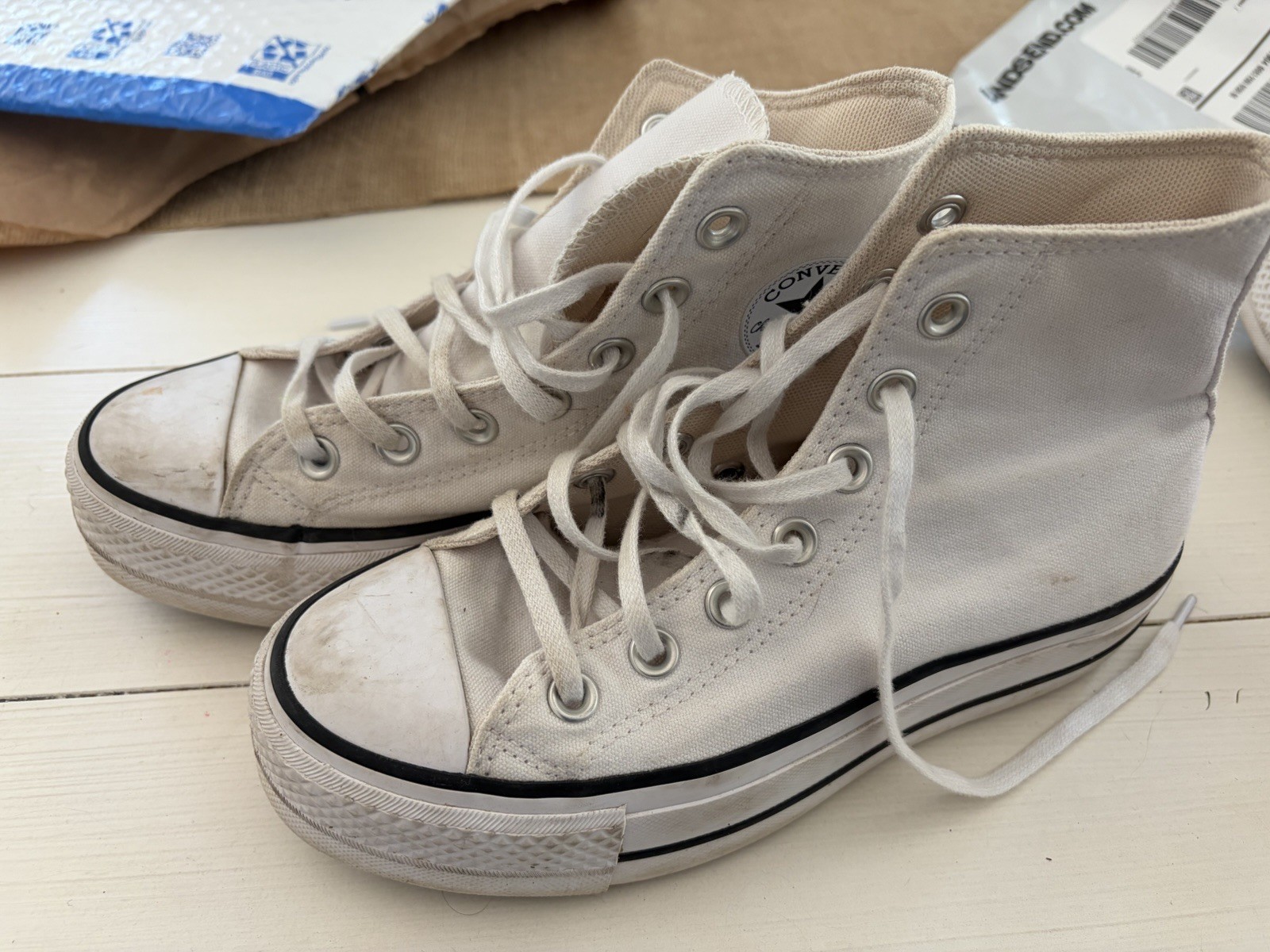 Girls Converse Platform High Top Sneakers White Youth Size 5.5 – Used