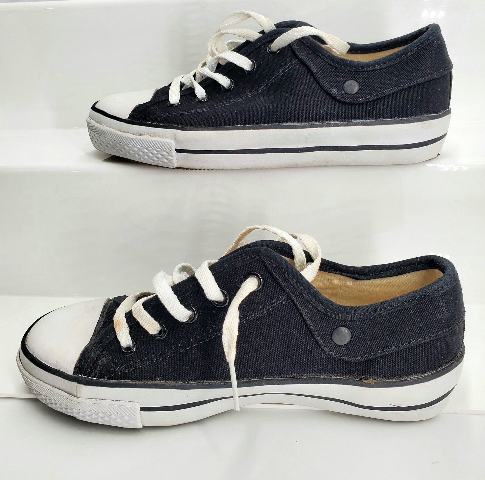 Genuine Tomy Takkies Sneakers Low Top Teens SZ 2 UK, 4 US Black