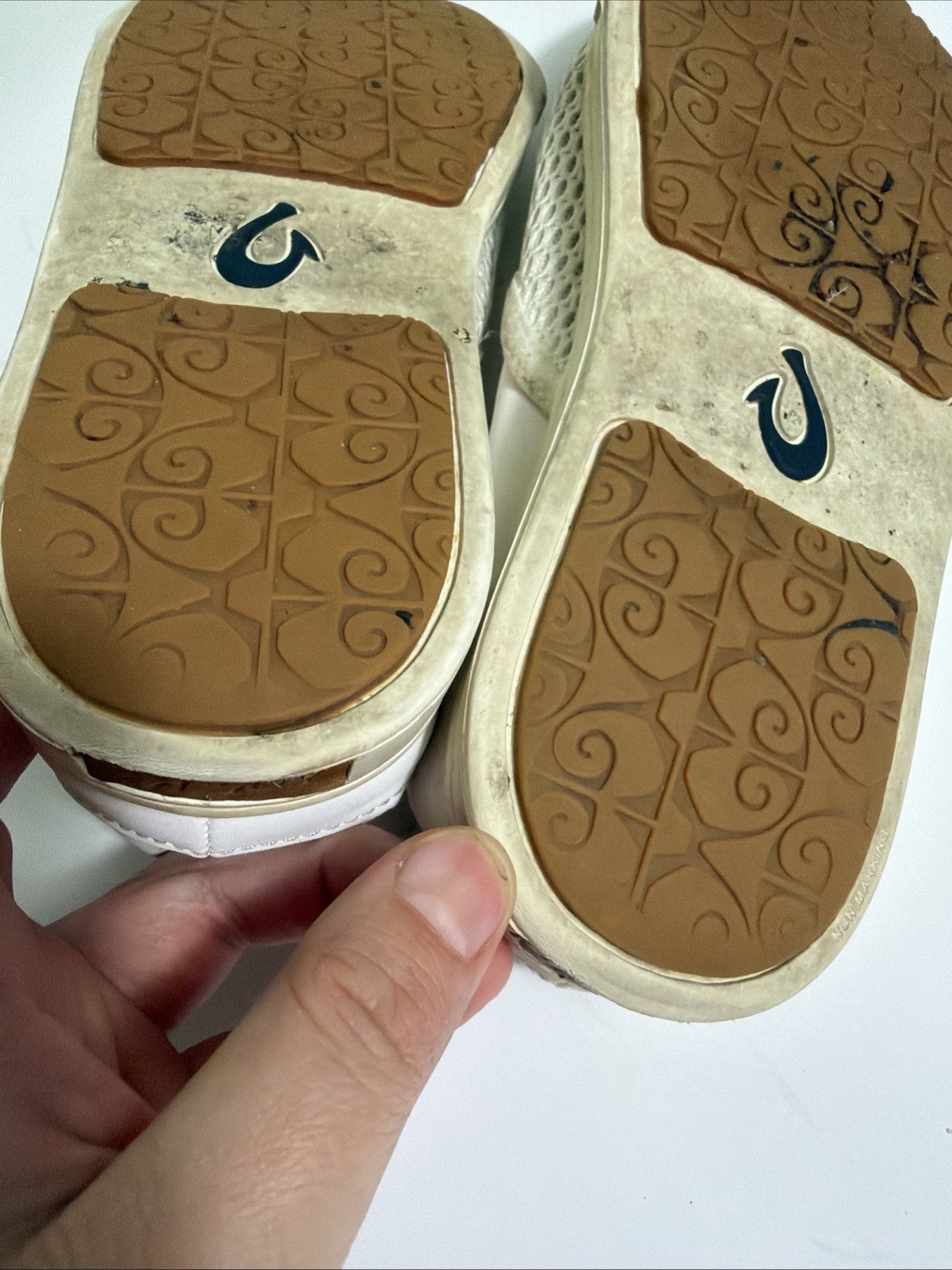 Olukai Shoes Womens 7 Pehuea Slip On Comfort Sneakers 20271-WBWB White Stains