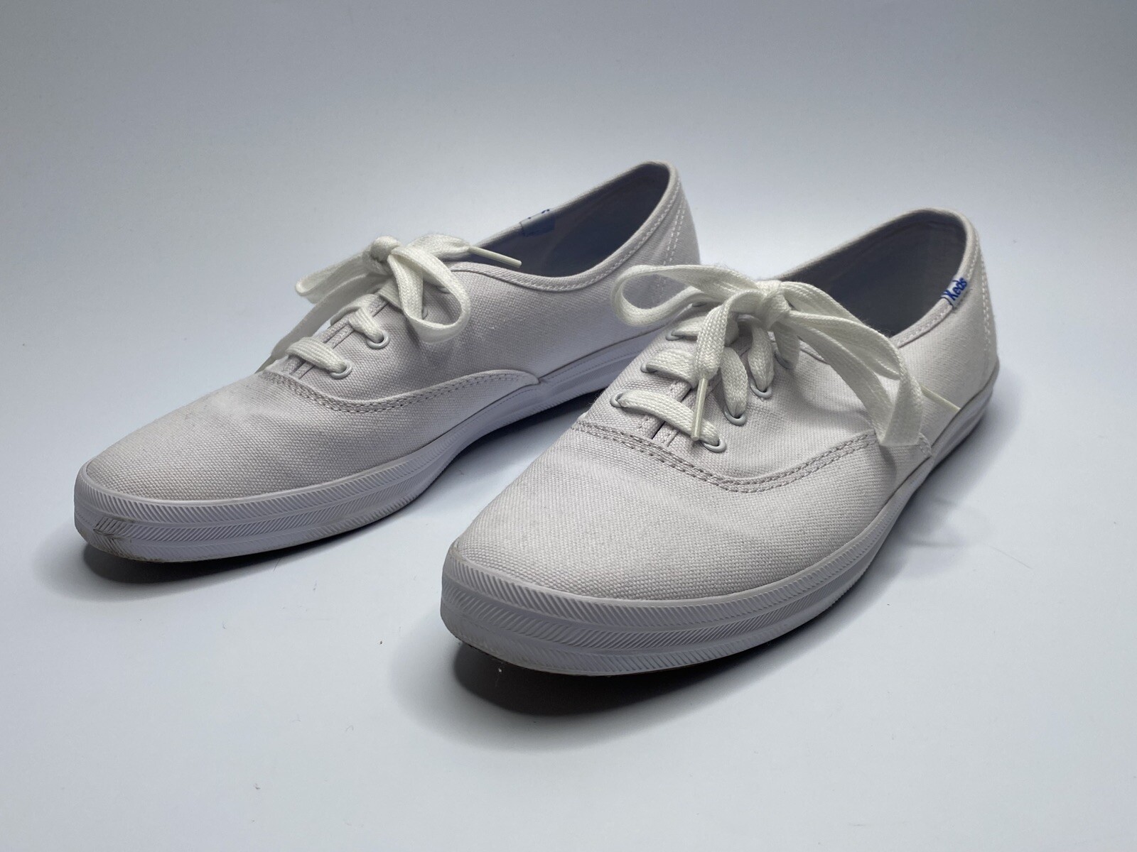 New Keds Womens White Canvas Champion Slip On Flat Shoes WF34000S Sz 9.5