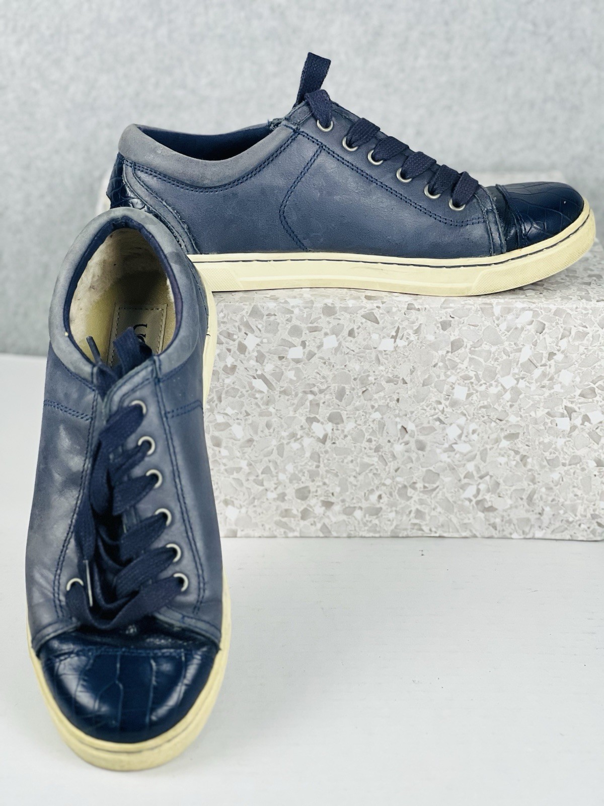 UGG Sneakers Womens 8 Blue Suede Low Top Casual Comfort Walking Travel Shoes
